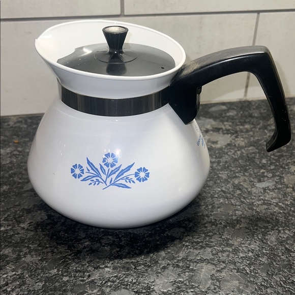 Corningware Other - 6 cup Vintage Corningware Cornflower Blue Classic White and Blue Floral Teapot